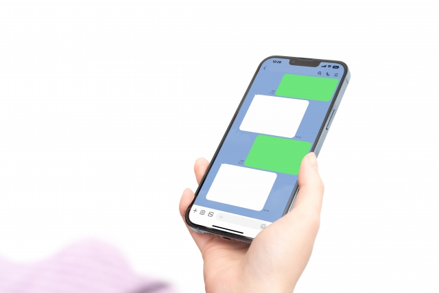 「結婚式する？しない？」からでもOK！LINEで気軽に相談